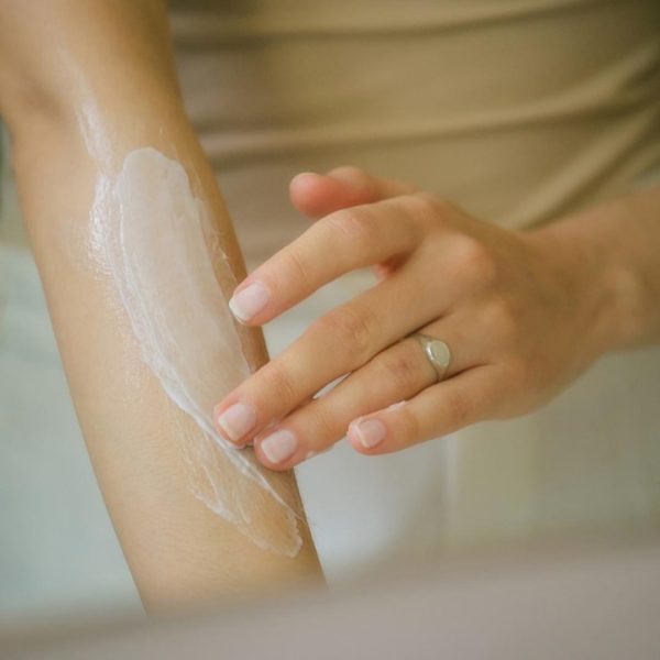 Kem dưỡng cấp ẩm Altruist Dermatologist Dry Skin Repair Cream 10% Urea – 200 ml (2)